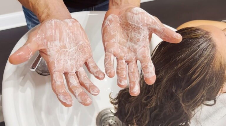 6 hair washing mistakes you should avoid, including common shampooing errors, conditioner misuse, and habits that can cause dryness, frizz, and hair breakage.